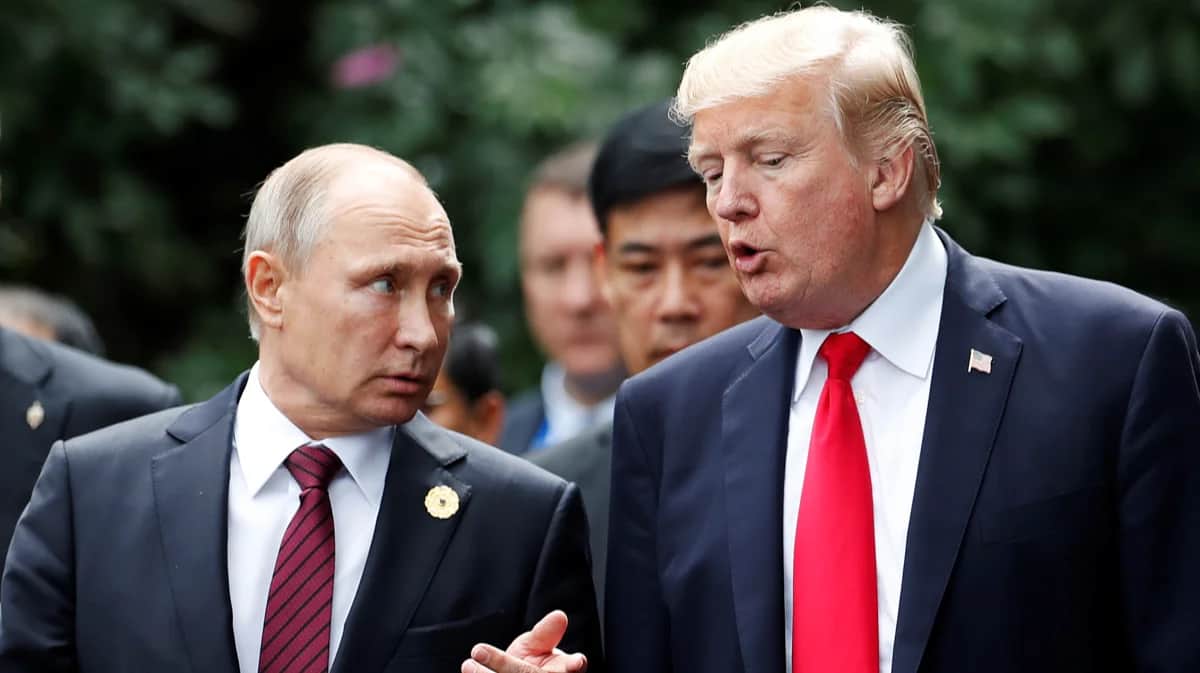 Владимир Путин и Дональд Трамп на саммите АТЭС в Дананге, Вьетнам, 11 ноября 2017 года. Фото: Jorge Silva / Reuters / Scanpix / LETA