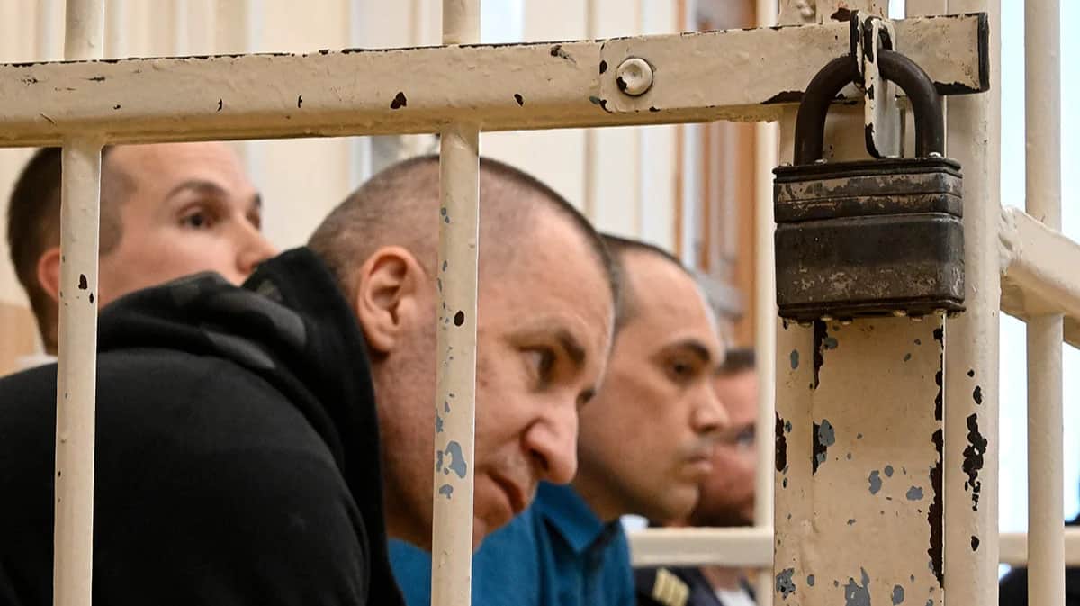 Три адвоката, которые представляли интересы Алексея Навального: Игорь Сергунин, Алексей Липцер и Вадим Кобзев. Фото: Александр Неменов / AFP / Scanpix / LETA