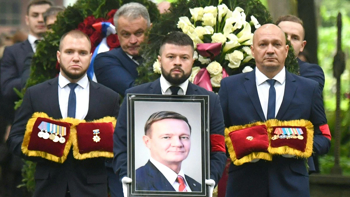 Траурная церемония на похоронах Романа Старовойта, Санкт-Петербург, 11 июля 2025 года. Фото: Ольга Мальцева / AFP / Scanpix / LETA