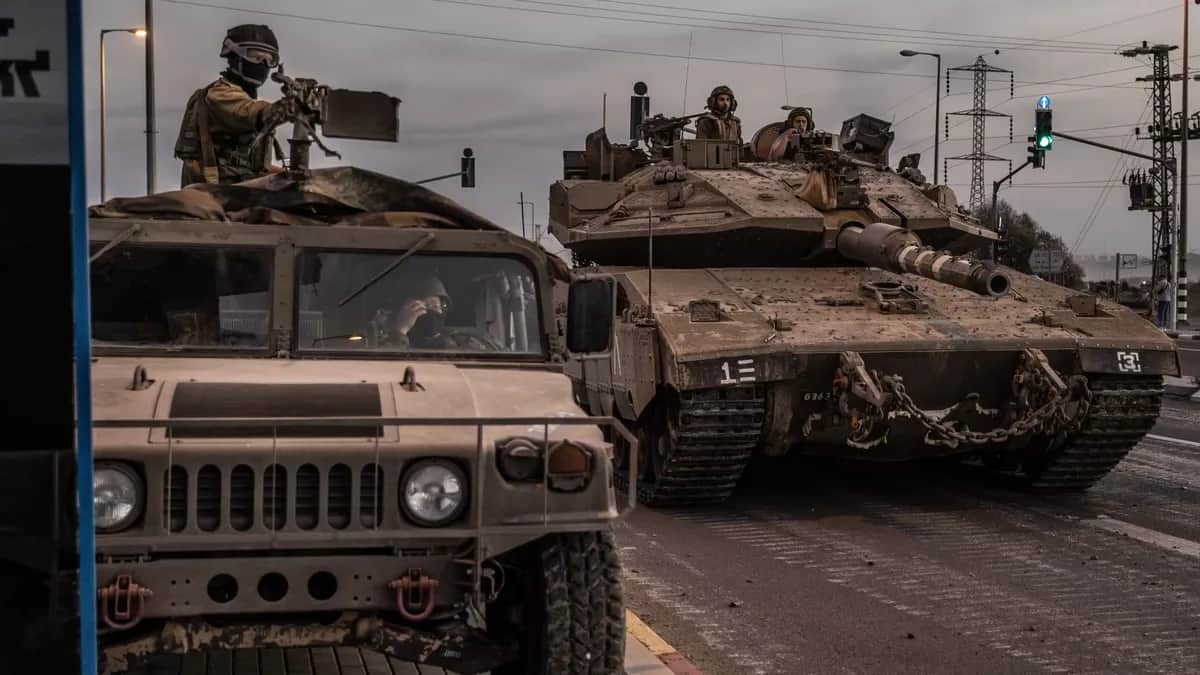 Израильские военные возле границы с Газой. Фото: Mostafa Alkharouf / Anadolu / Getty Images