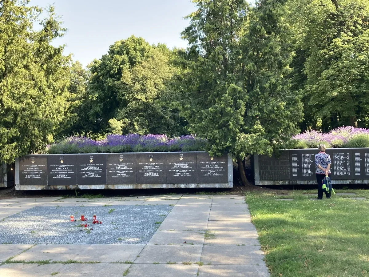 Memorial to Soviet soldiers in Klaipeda. Photo by Ilya Azar
