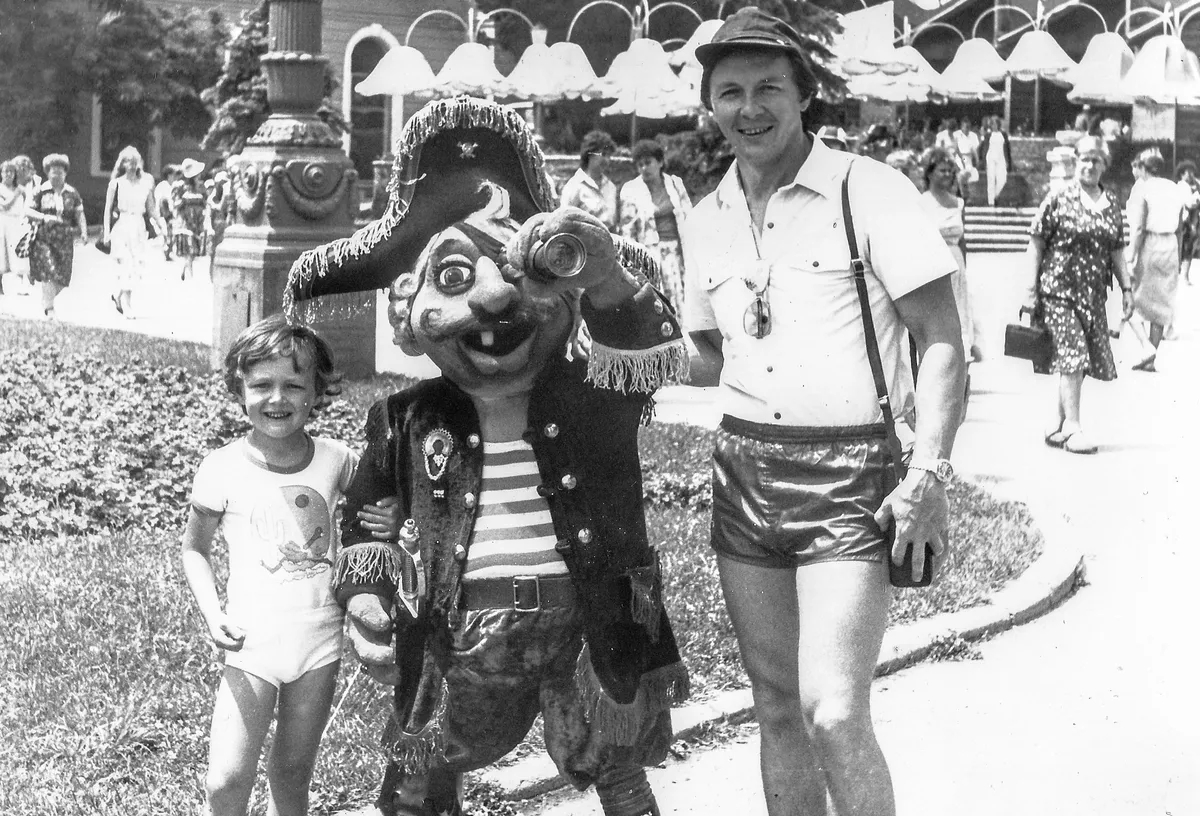 Mikhail Zhukov and his son Alexander in Yalta, 1989. Photo contributed by Alexander Zhukov