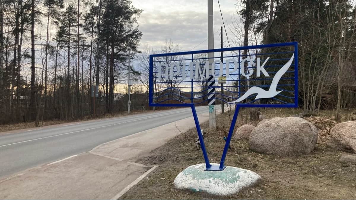 Въезд в Приморск. Фото: Ирина Гарина / «Новая газета Европа»