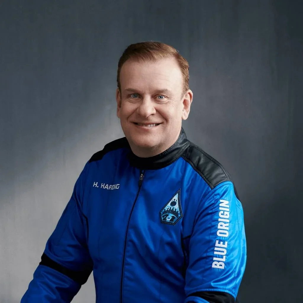 Хардинг был пассажиром космического полета Blue Origin Джеффа Безоса. Фото: Space Launch Now