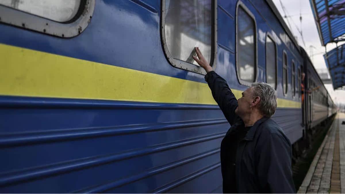 An evacuation train at the central railway station in Sloviansk, Donbas, 12 April 2022. Photo: Ronaldo Schemidt / AFP / Scanpix / LETA