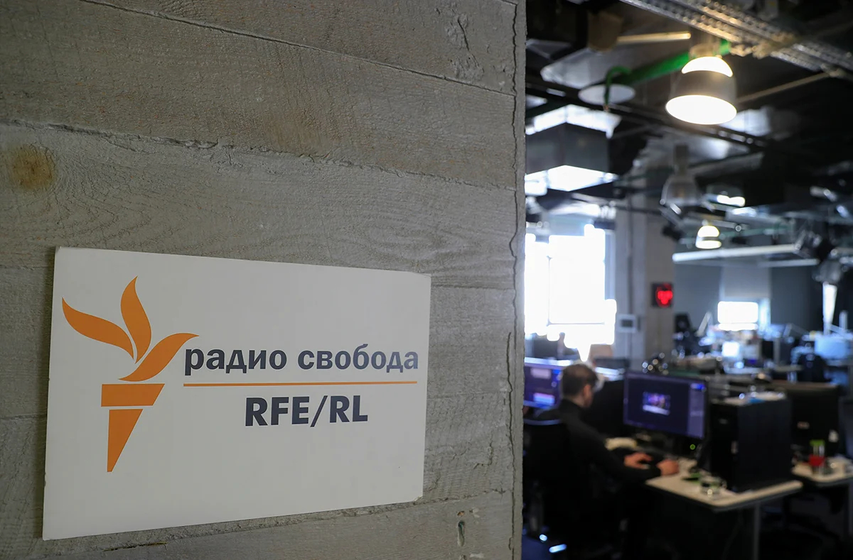 Редакция новостей радиостанции «Свободная Европа/Радио Свобода» (RFE/RL) в Москве, Россия, 6 апреля 2021 года. Фото: Евгения Новоженина / REUTERS / Scanpix / LETA
