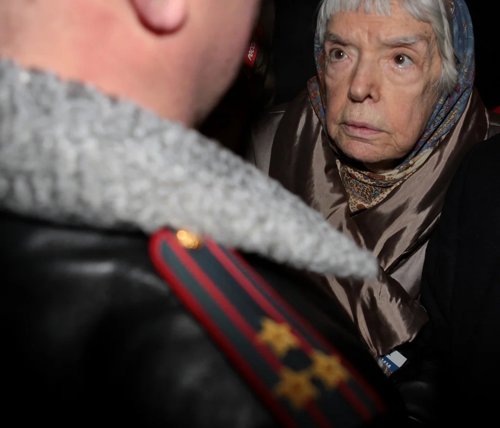 Людмила Алексеева на Триумфальной площади на акции протеста в рамках движения «<a href="https://ru.wikipedia.org/wiki/%D0%A1%D1%82%D1%80%D0%B0%D1%82%D0%B5%D0%B3%D0%B8%D1%8F-31" title="Стратегия-31">Стратегия-31</a>». 31 января 2010. Фото: <a href="https://commons.wikimedia.org/w/index.php?curid=9519199">Wikimedia Commons</a>, CC BY-SA 2.0