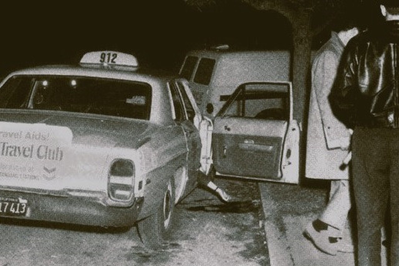 Место убийства таксиста, 11 октября 1969 года. Фото: San Francisco Police Department / <a href="https://en.wikipedia.org/wiki/Zodiac_Killer#/media/File:Zodiac_Paul_Stine_Washington_and_Cherry_Presidio_Heights_October_11_1969.jpg" target="_blank">Wikimedia </a>(PD)