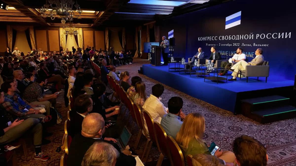 Гарри Каспаров выступает на открытии Конгресса свободной России в Вильнюсе, 31 августа 2022 года. Фото: Oleg Nikishin / Getty Images