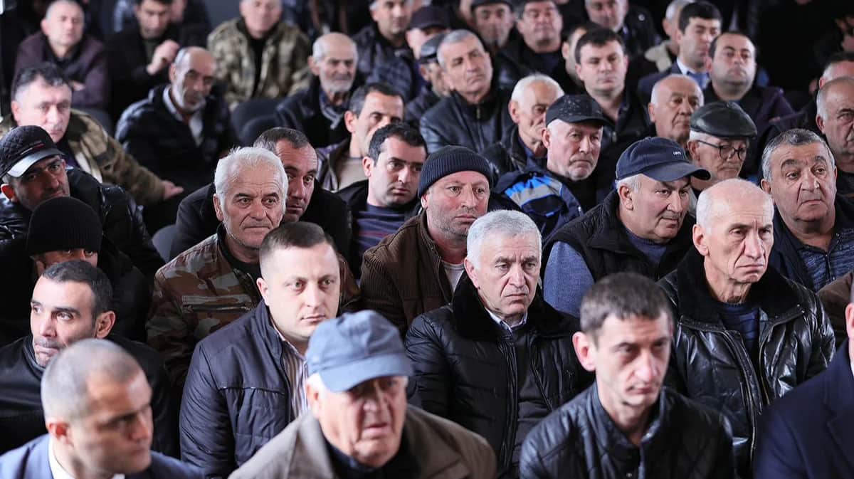 Жители Тавушской области Армении на встрече с Пашиняном, 18 марта 2024 года. Фото: Правительство Республики Армения / Facebook