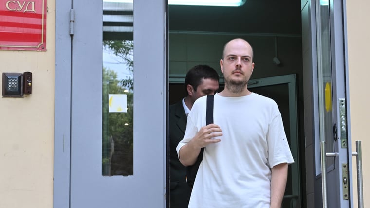 Суд приговорил главу редакции Popcorn Books к 4 годам условно по делу о продаже «ЛГБТ‑литературы»