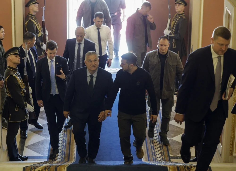Zelensky and Orbán arrive for their meeting in Kyiv on 2 July. Photo: EPA-EFE/SERGEY DOLZHENKO