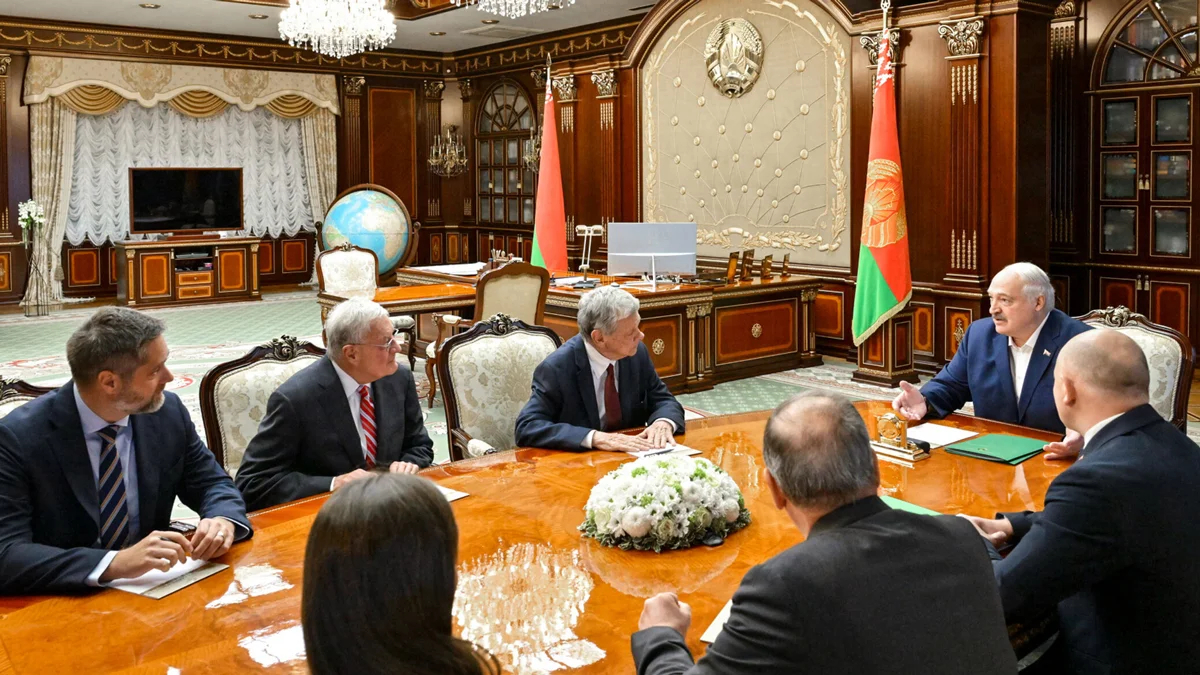 Встреча Александра Лукашенко с со спецпосланником Президента США Китом Келлогом, Минск, Беларусь, 21 июня 2025 года. Фото: <a data-sk="tooltip_parent" data-stringify-link="https://president.gov.by/ru/events/vstreca-so-specposlannikom-prezidenta-ssa-kitom-kellogom" href="https://president.gov.by/ru/events/vstreca-so-specposlannikom-prezidenta-ssa-kitom-kellogom" rel="noopener noreferrer" target="_blank">пресс-служба Александра Лукашенко</a>