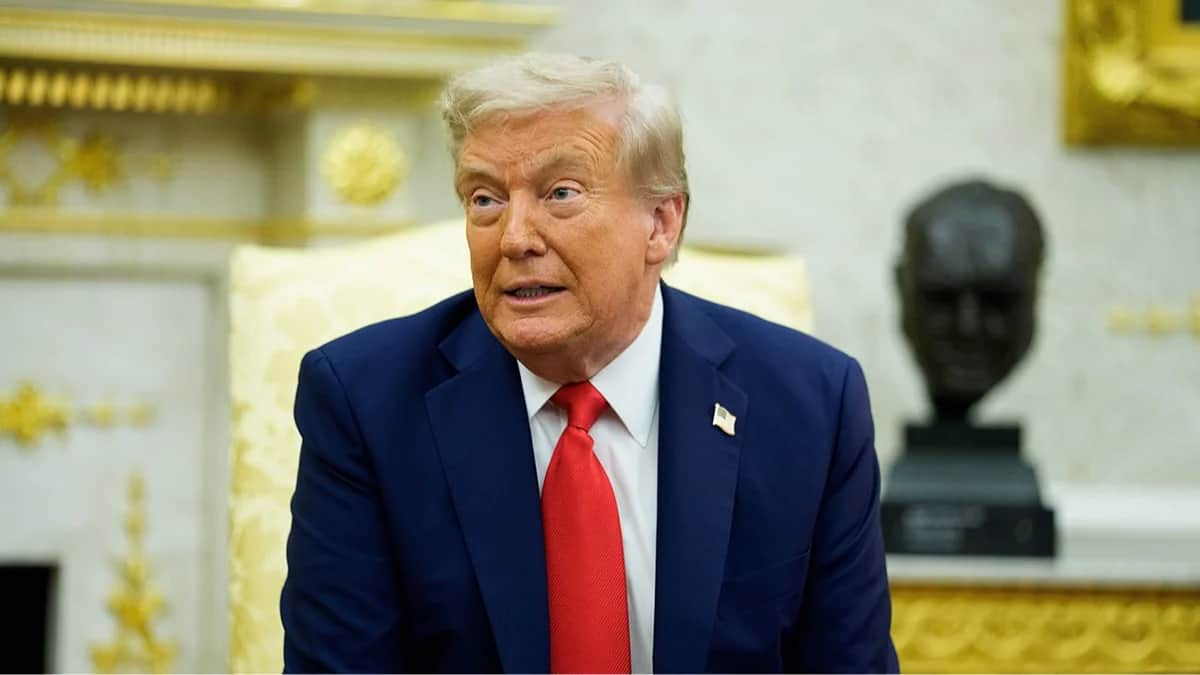 Президент США Дональд Трамп в Овальном кабинете Белого дома в Вашингтоне, округ Колумбия, США, 18 августа 2025 года. Фото: Aaron Schwartz / EPA<br>
