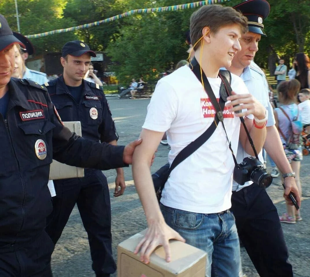 Алексей после задержания на акции против телевизионной пропаганды в Кургане, 1 июля 2018 года. Фото: Facebook