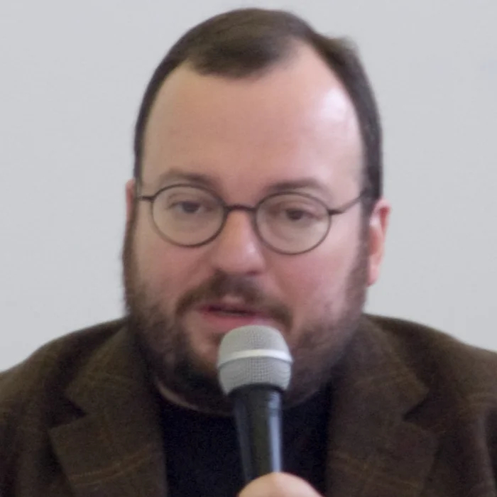 Станислав Белковский