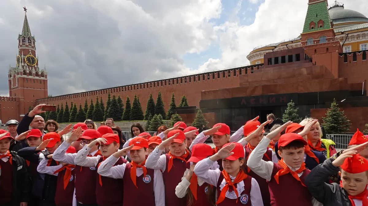 Members of the Russian Young Pioneers attend a pioneer induction ceremony in the Red Square in Moscow, May 2023.&nbsp;Photo: EPA-EFE/MAXIM SHIPENKOV