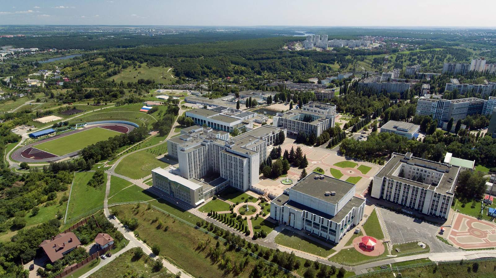 Белгородский технологический университет до постройки нового корпуса, по которому 4 августа 2026 года ударили украинские дроны. Белгород. Фото: БГТУ им. В.Г. Шухова / VK