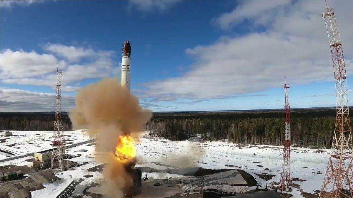 «Сармат» во время испытательного запуска. Кадр видео
