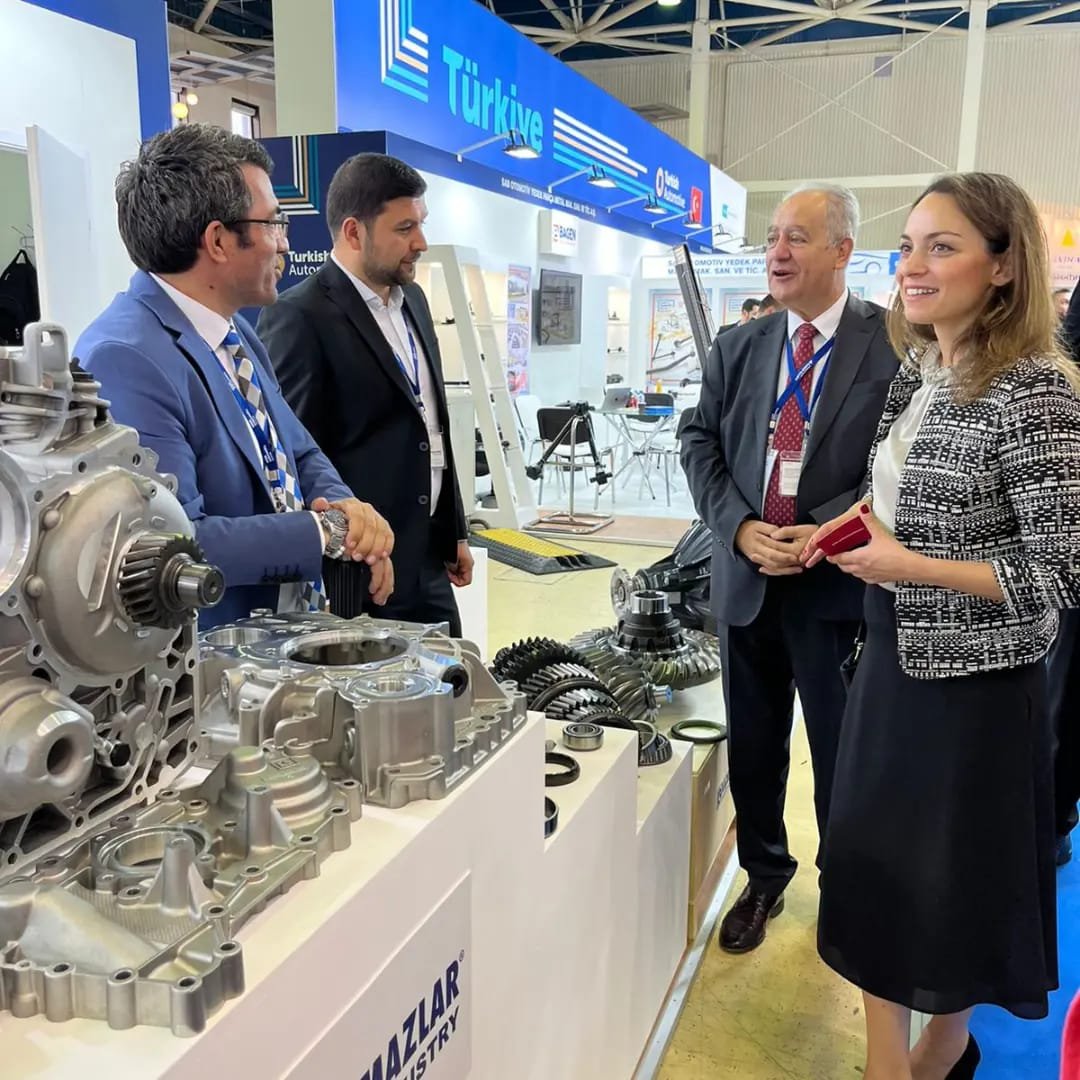 Стенды турецких компаний, участвующих в ярмарке автомобилей и запасных частей. Фото: Facebook