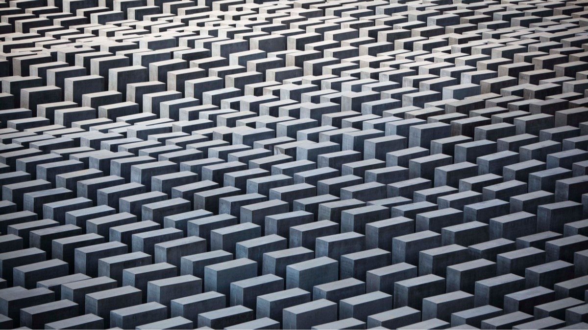 «Майор кричал: “Боже, зачем мне это приказали”, — пока его подчиненные убивали евреев в лесу»