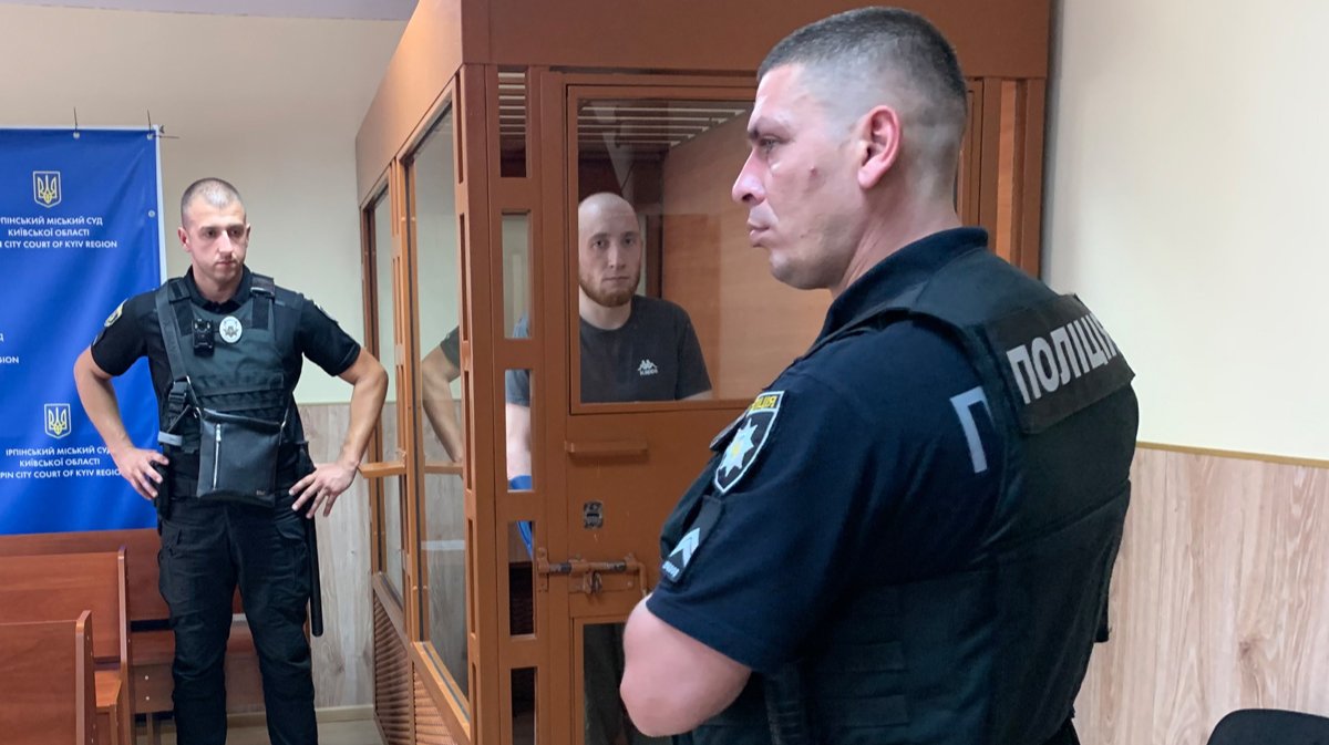 «Приставил автомат к голове и выстрелил возле уха»