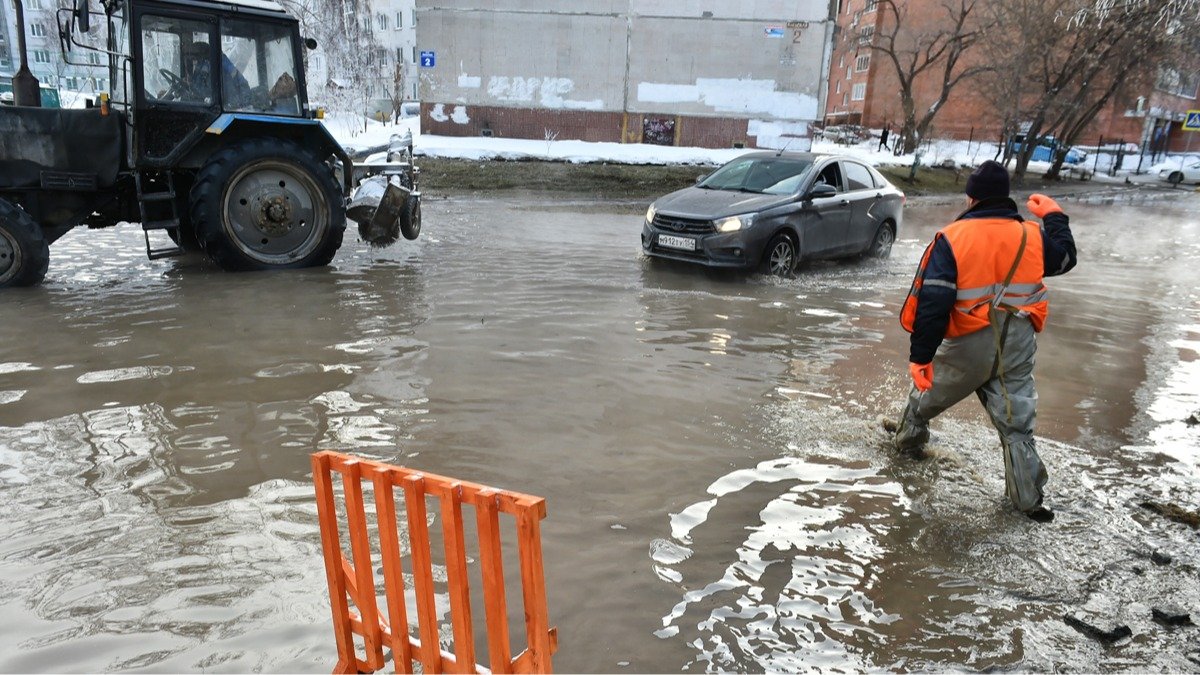 «Надо же, у нас тут, оказывается, труба проходит»