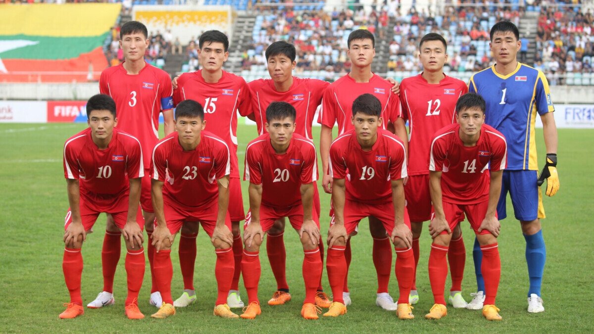 Игроки мужской сборной КНДР. Фото: Сборная КНДР по футболу