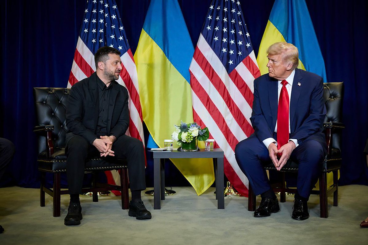 Президент Украины Владимир Зеленский и президент США Дональд Трамп в штаб-квартире ООН в Нью-Йорке, штат Нью-Йорк, США, 23 сентября 2025 года. Фото: EPA