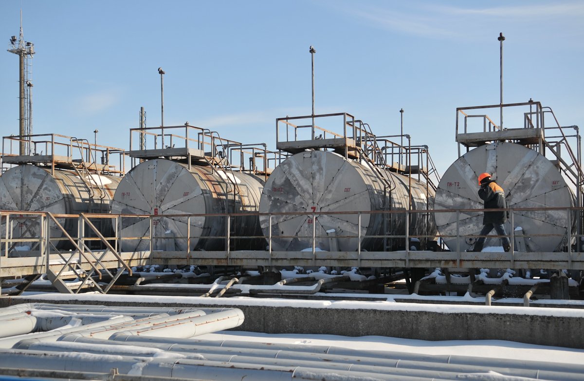 Газохранилище недалеко от западноукраинского города Стрый, 14 февраля 2017 года. Фото: Pavlo Palamarchuk / EPA